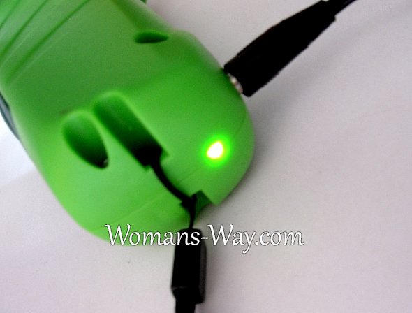 Зеленая лампочка индикатора заряда аккумулятора секатора
