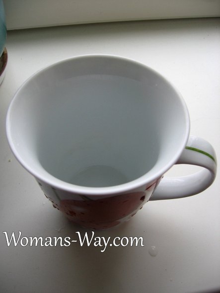 Чашка для чая отмытая от налета с помощью лимона