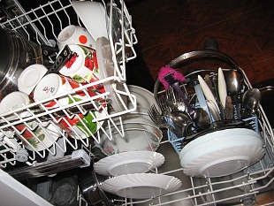 Как вымыть посуду в посудомоечной машине правильно