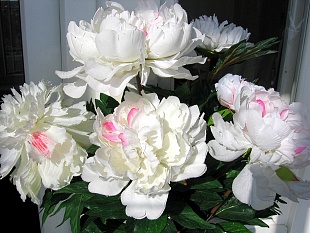 Букет белых цветков из ткани