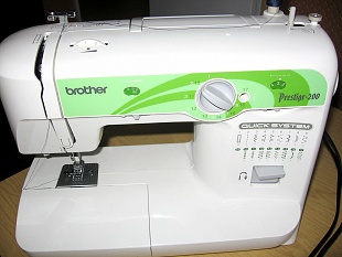 Электрическая домашняя швейная машина brother 