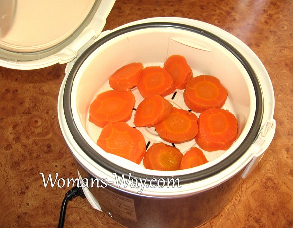 Морковь, сваренная в мультиварке на пару