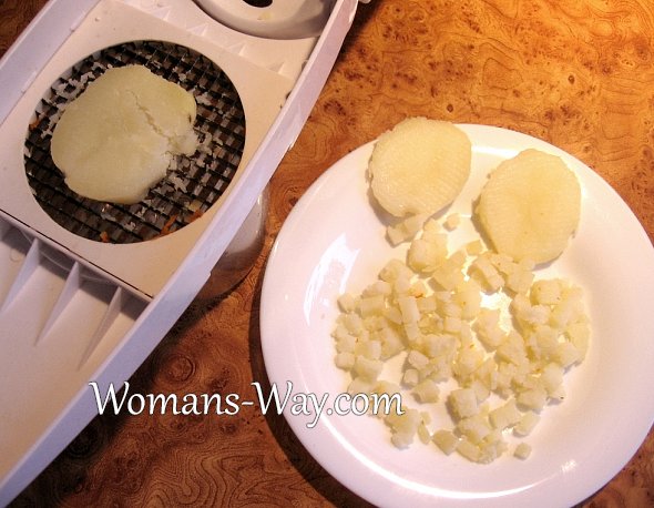 Как нарезать картошку кубиками