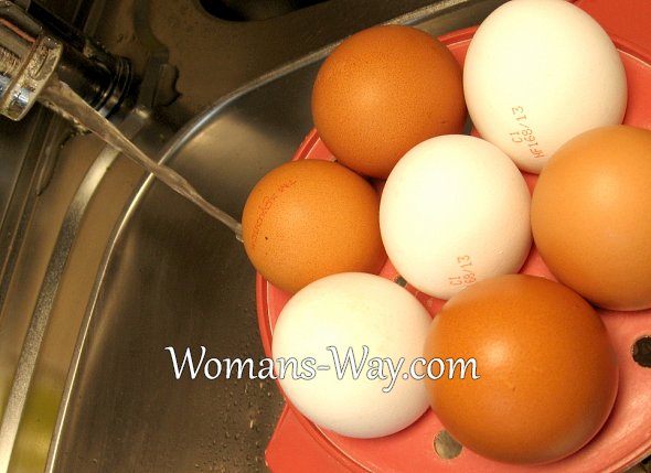 Удобная формочка для охлаждения яиц в яйцеварке