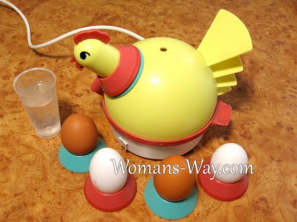 Специальные подставки под яйца в комплекте к яйцеварке электрической