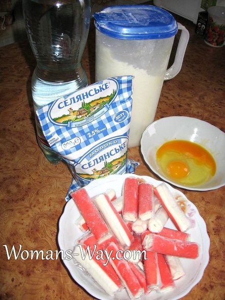 Ингредиенты для приготовления крабовых палочек в кляре - молоко, яйцо, мука, вода