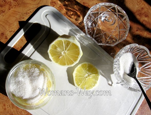 Чищеный лимон в сахаре