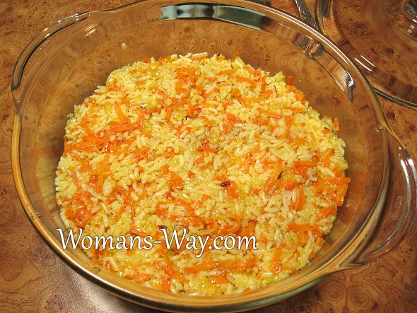 Выкладываем слоями рис с овощами в диетической запеканке