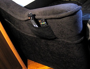 Карман-органайзер для пультов на диван